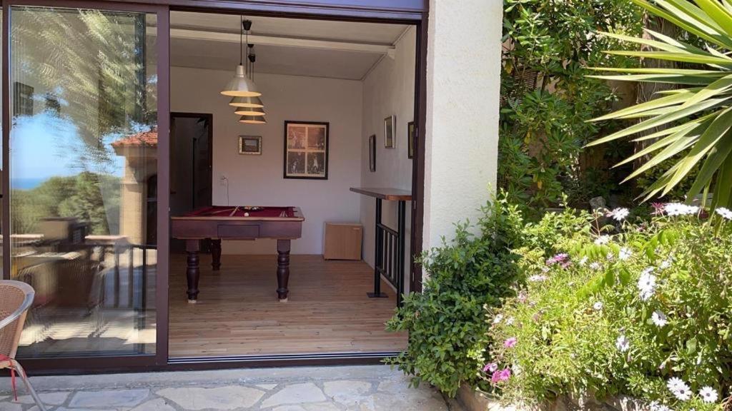 Mediterrania 98 Torroella de Montgrí Exterior foto